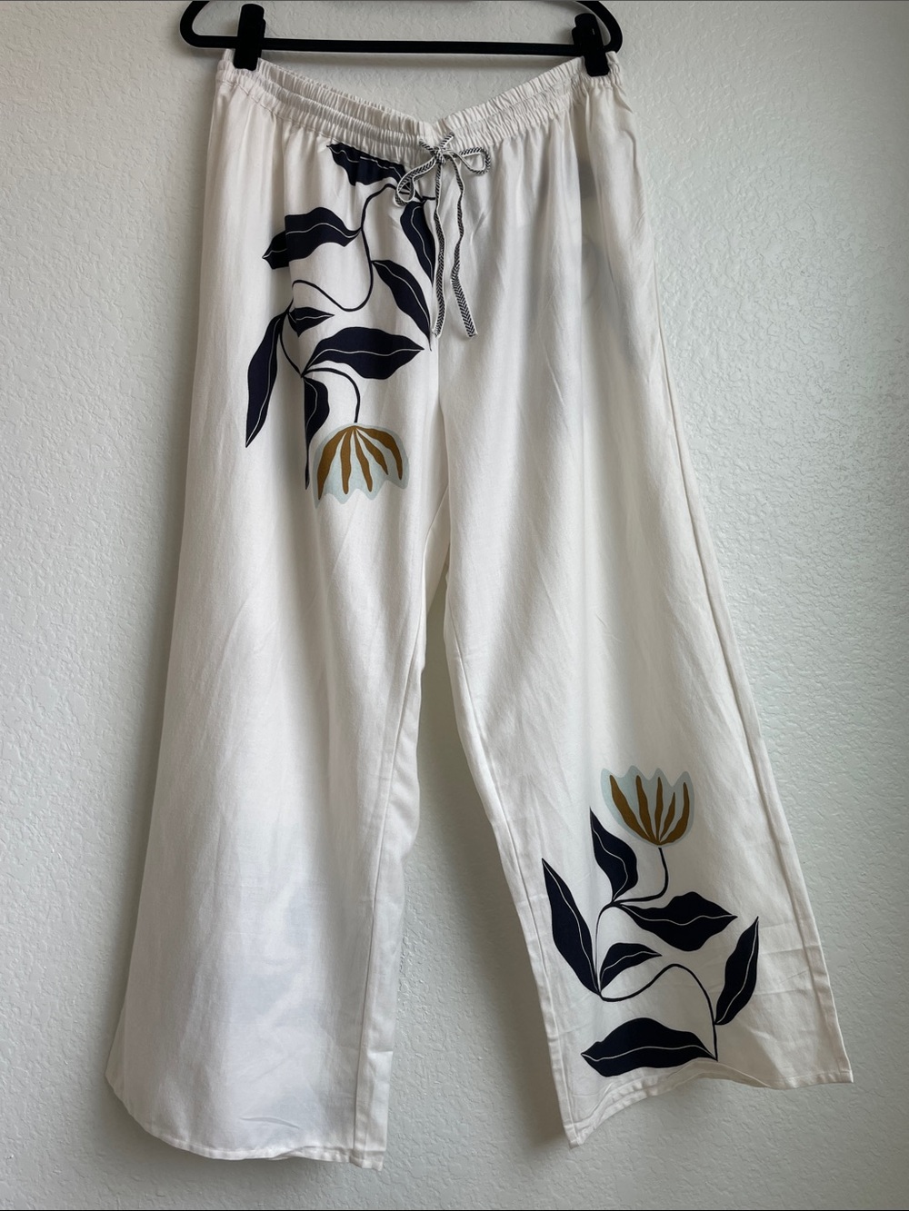 ANTHROPOLOGIE Off-White Wide-Leg Floral Print Drawstring Pajama Pants • 1X